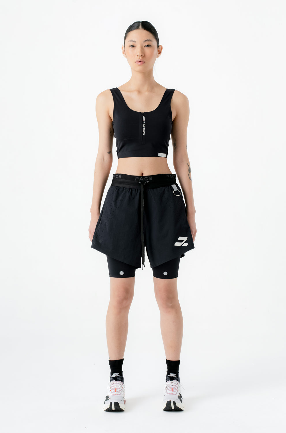 DT2 SEAMLESS SPORTS BRA BLACK