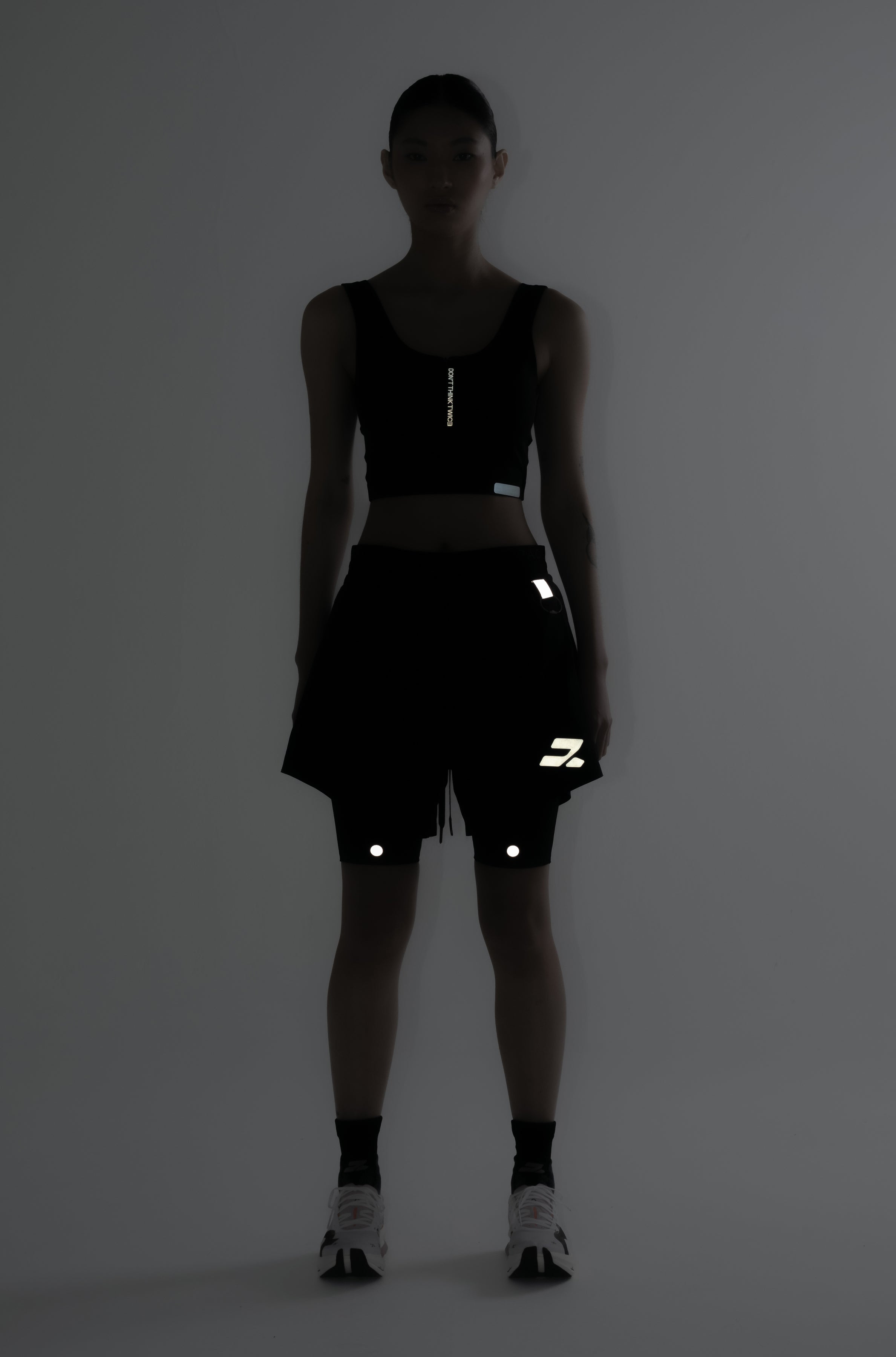 DT2 SEAMLESS SPORTS BRA BLACK