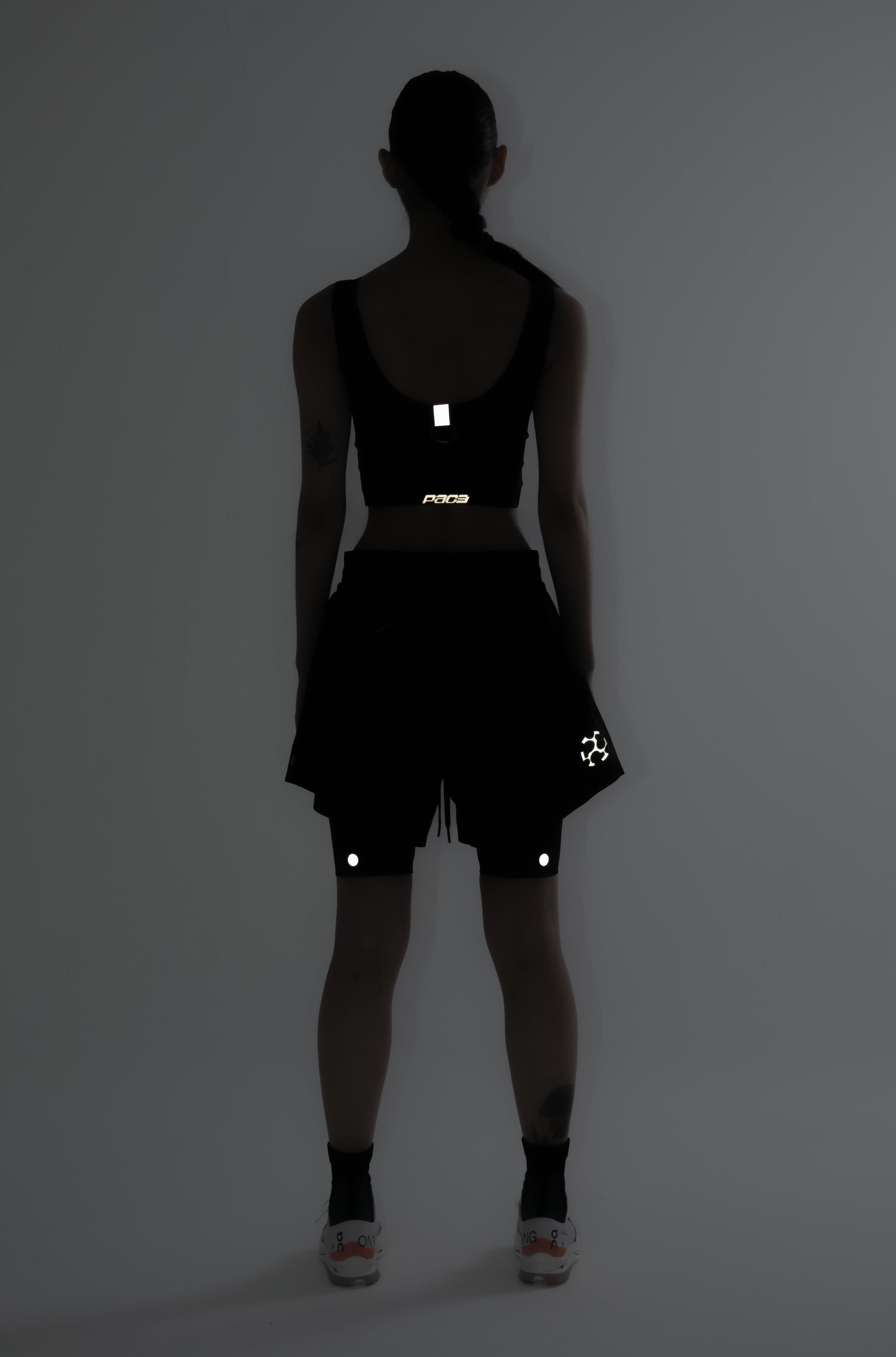 DT2 SEAMLESS SPORTS BRA BLACK