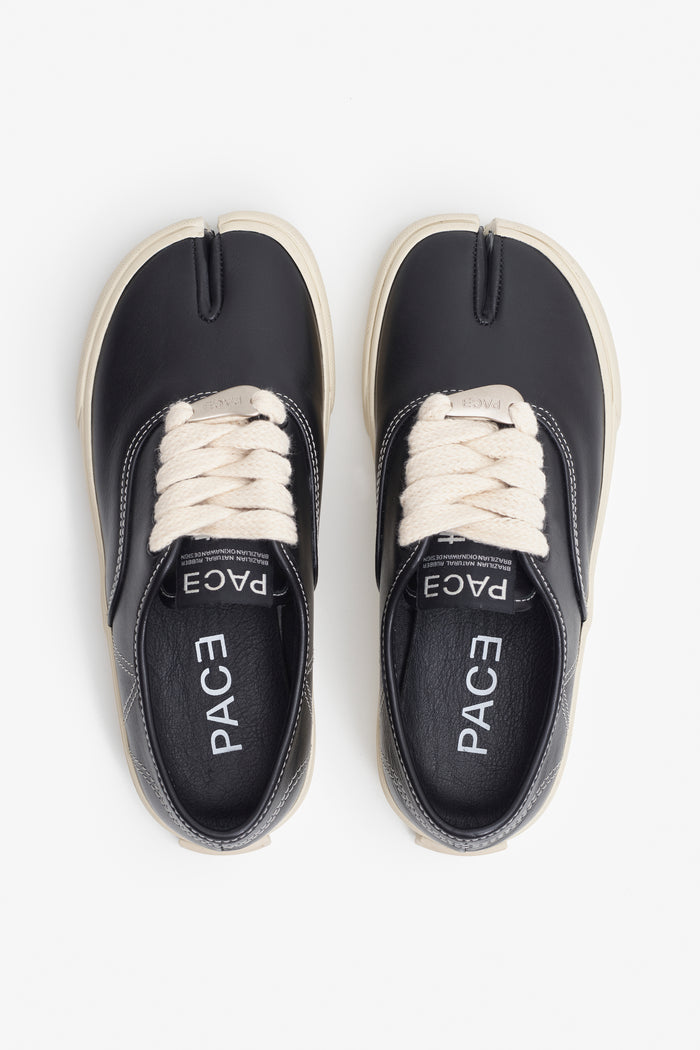 YOSHI'S TABI V2 LEATHER BLACK