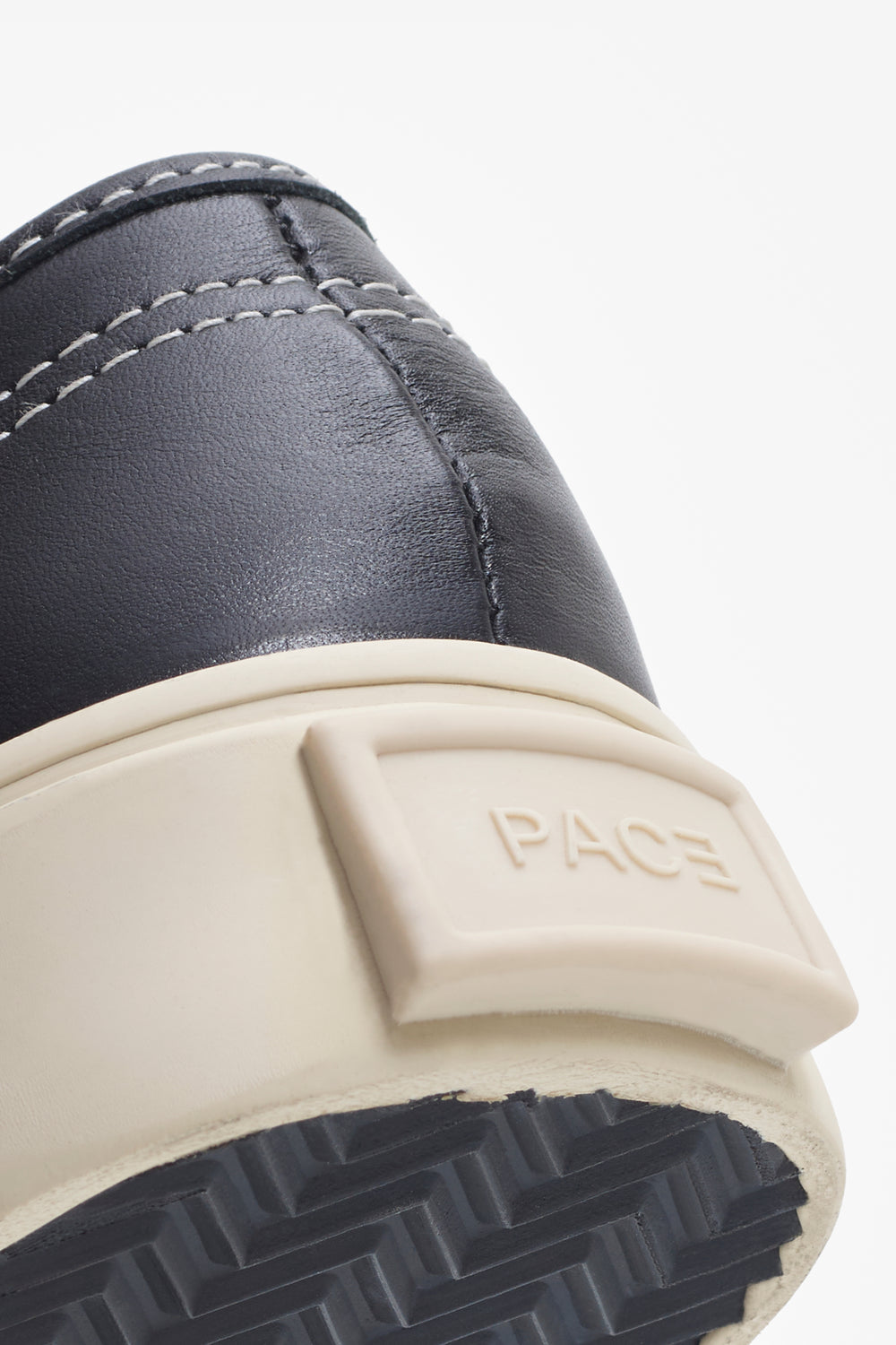 YOSHI'S TABI V2 LEATHER BLACK