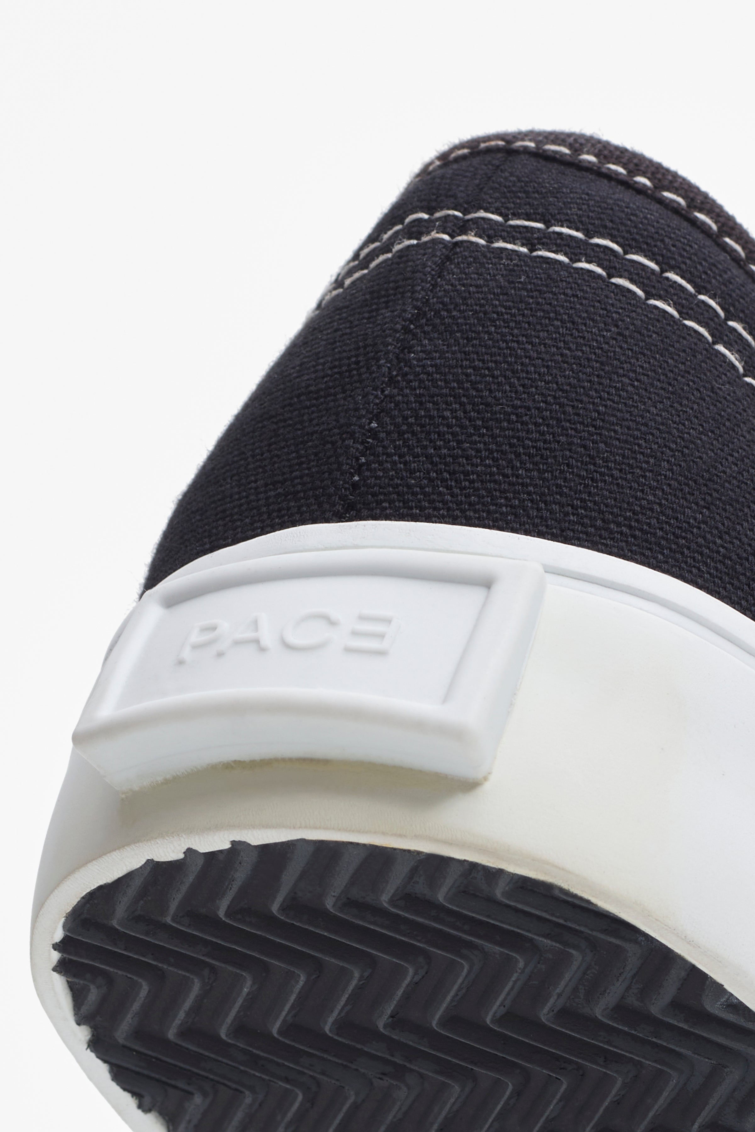 YOSHI'S TABI V2 CANVAS BLACK