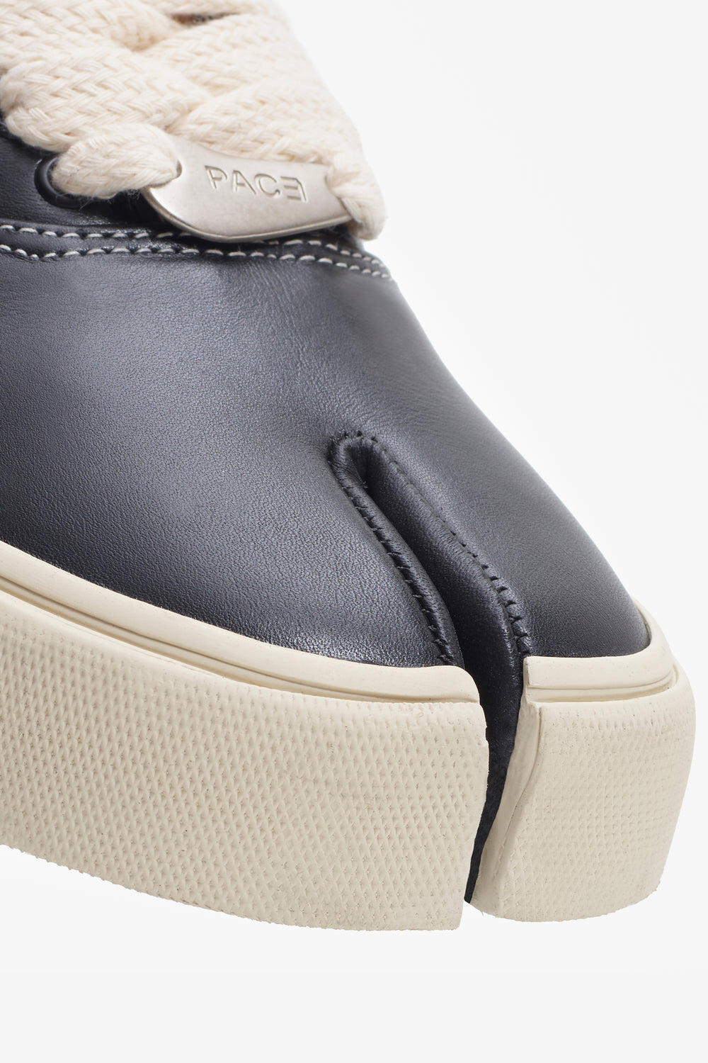 YOSHI'S TABI V2 LEATHER BLACK