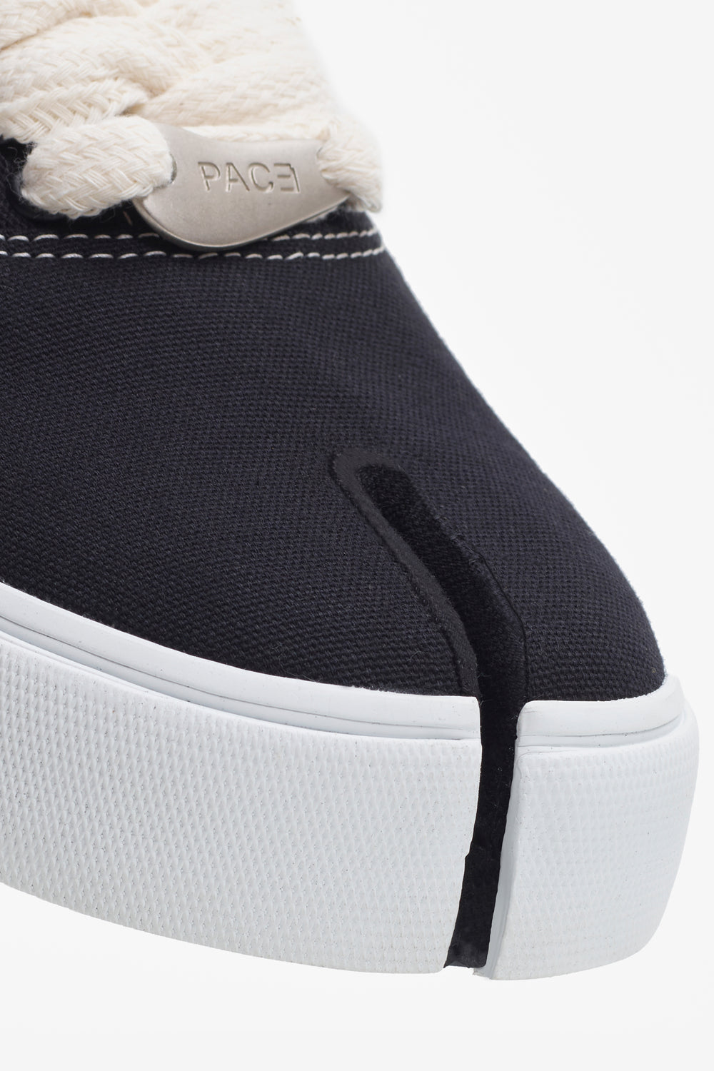 YOSHI'S TABI V2 CANVAS BLACK
