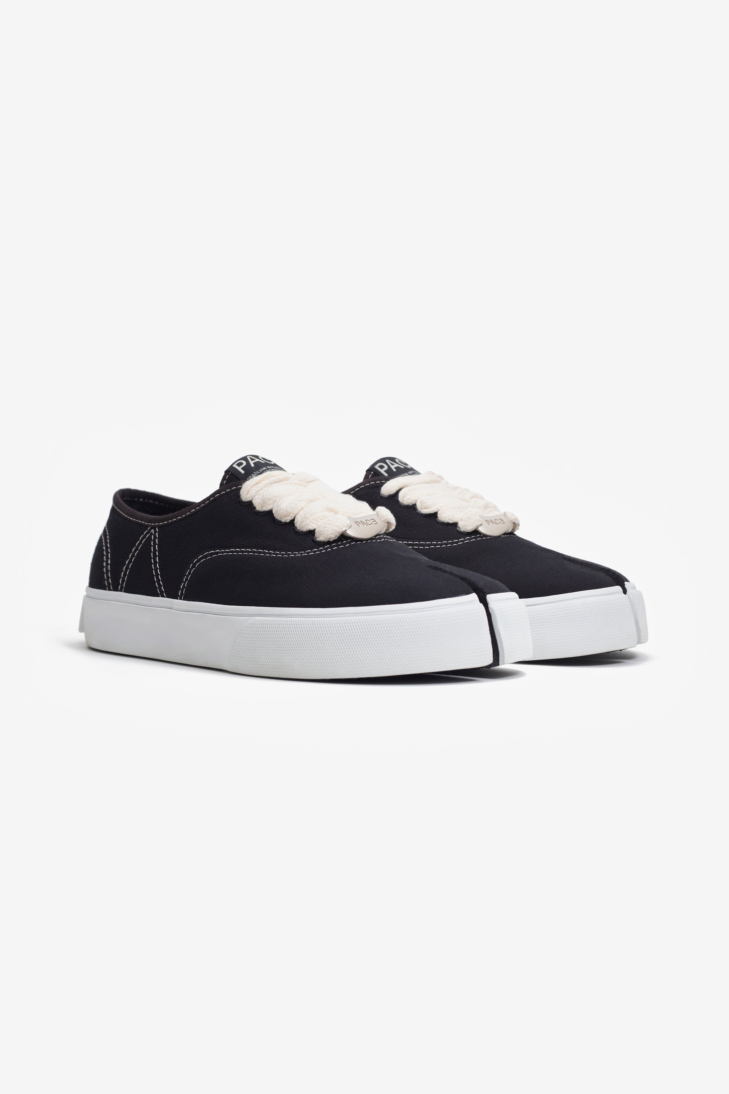 YOSHI'S TABI V2 CANVAS BLACK