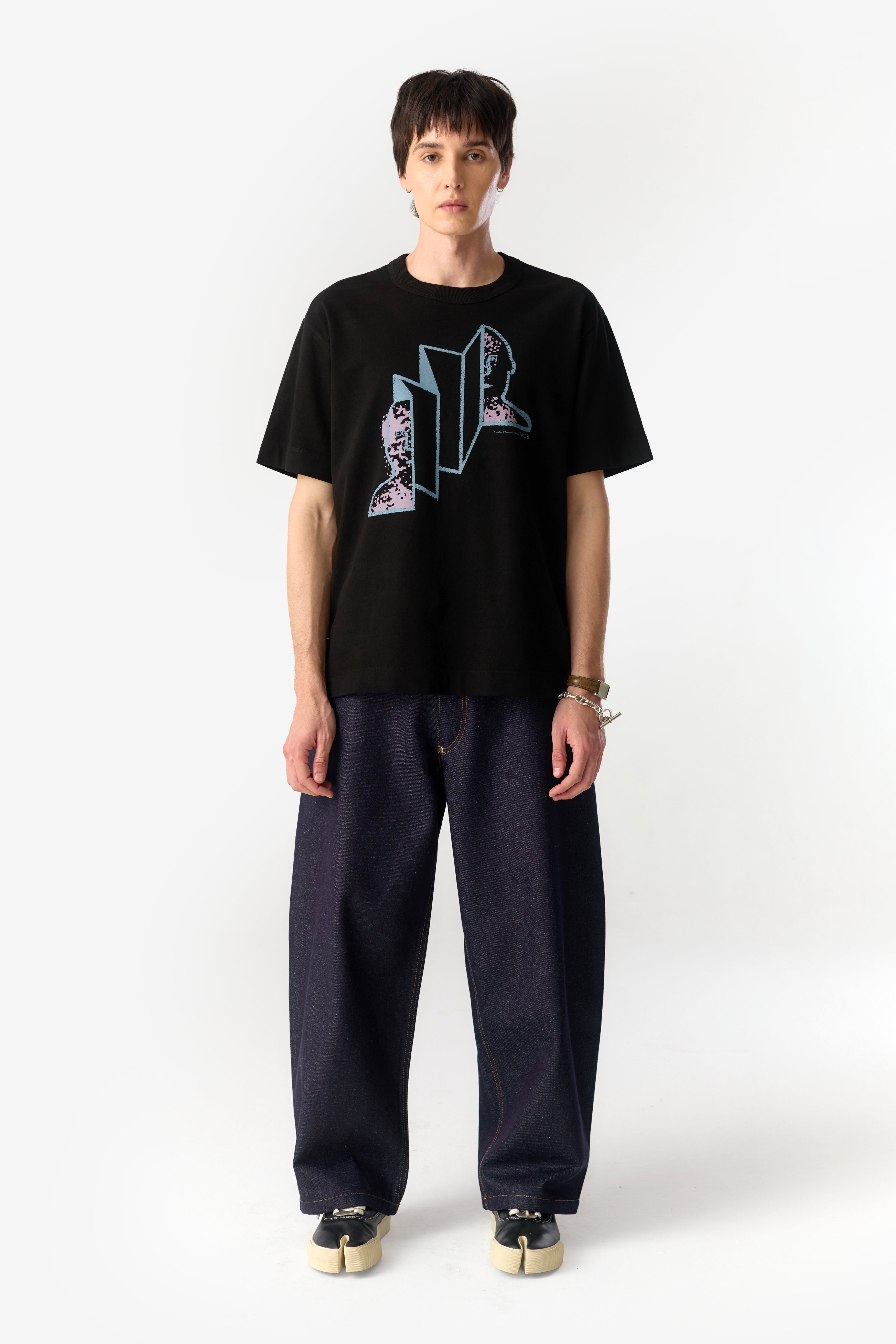 FOLD REGULAR TEE BLACK – PACE ™