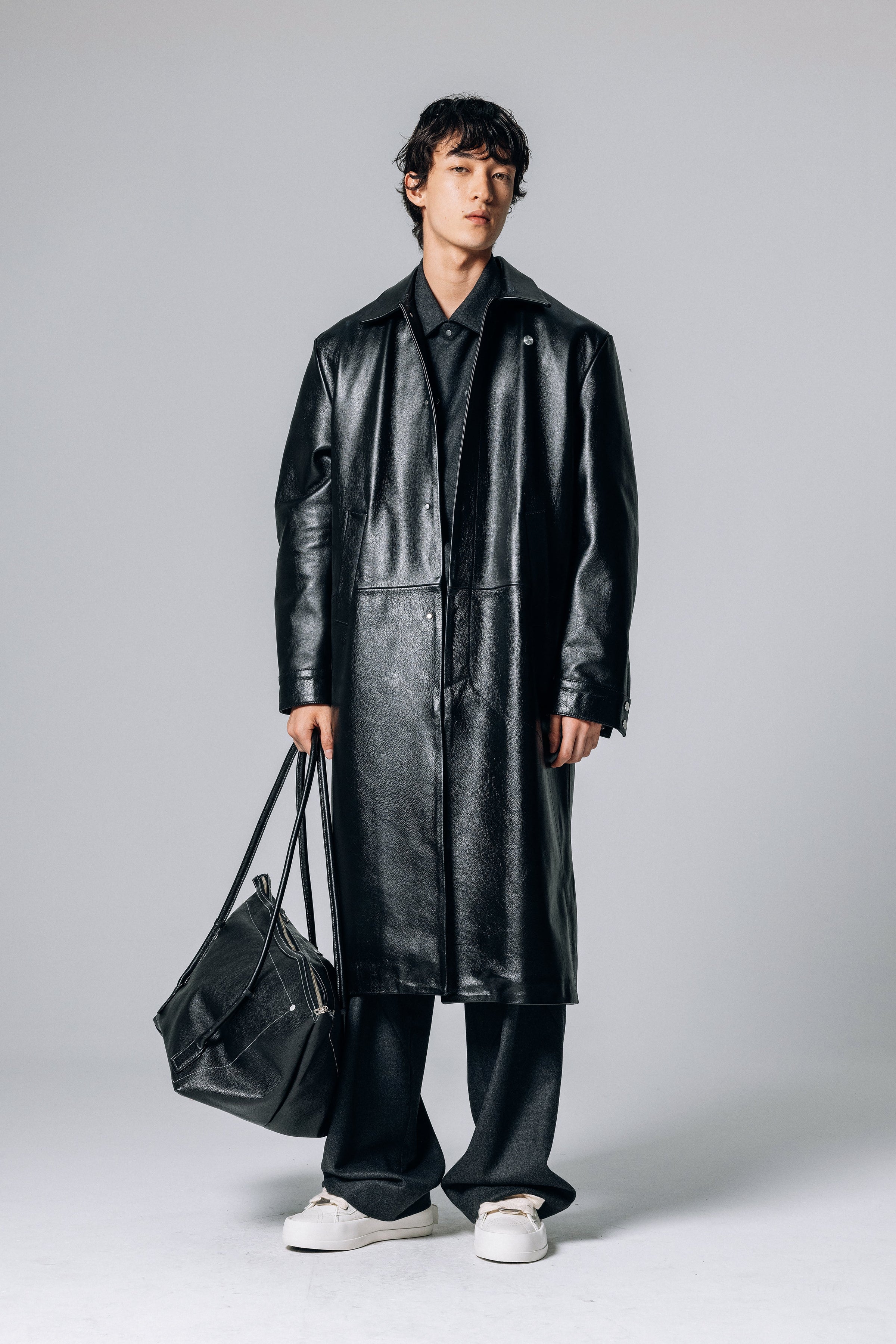 PRÉ VENDA - LEON LEATHER LONG COAT BLACK