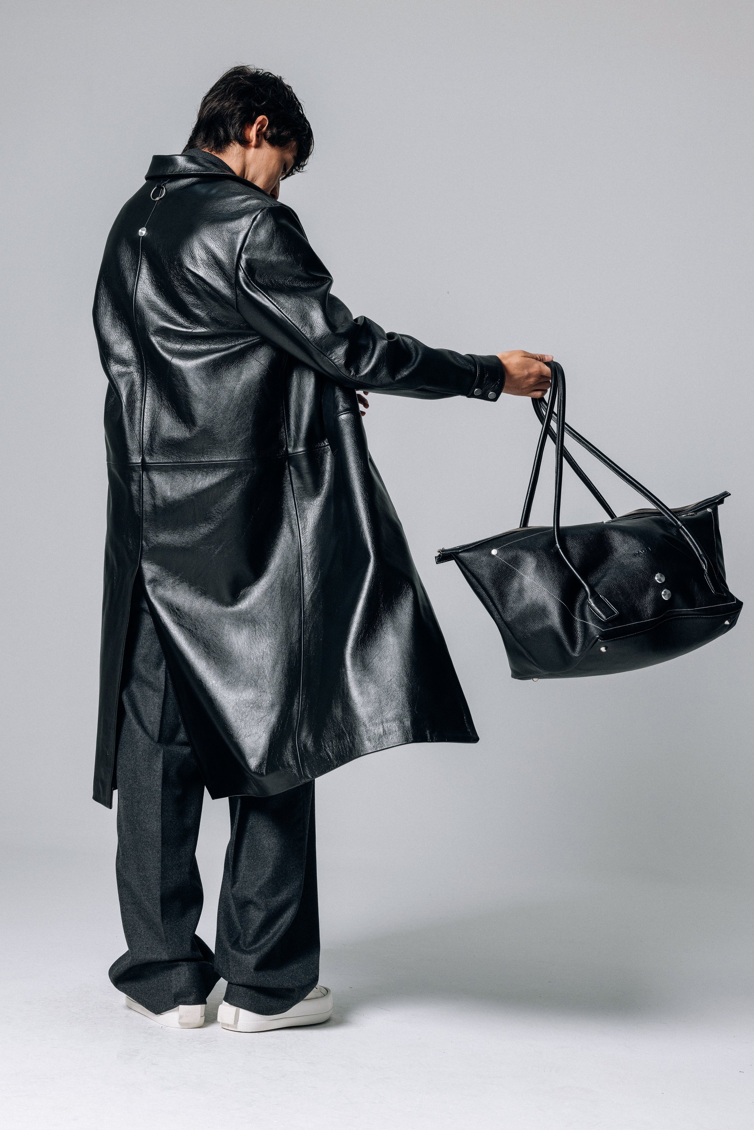 PRÉ VENDA - LEON LEATHER LONG COAT BLACK