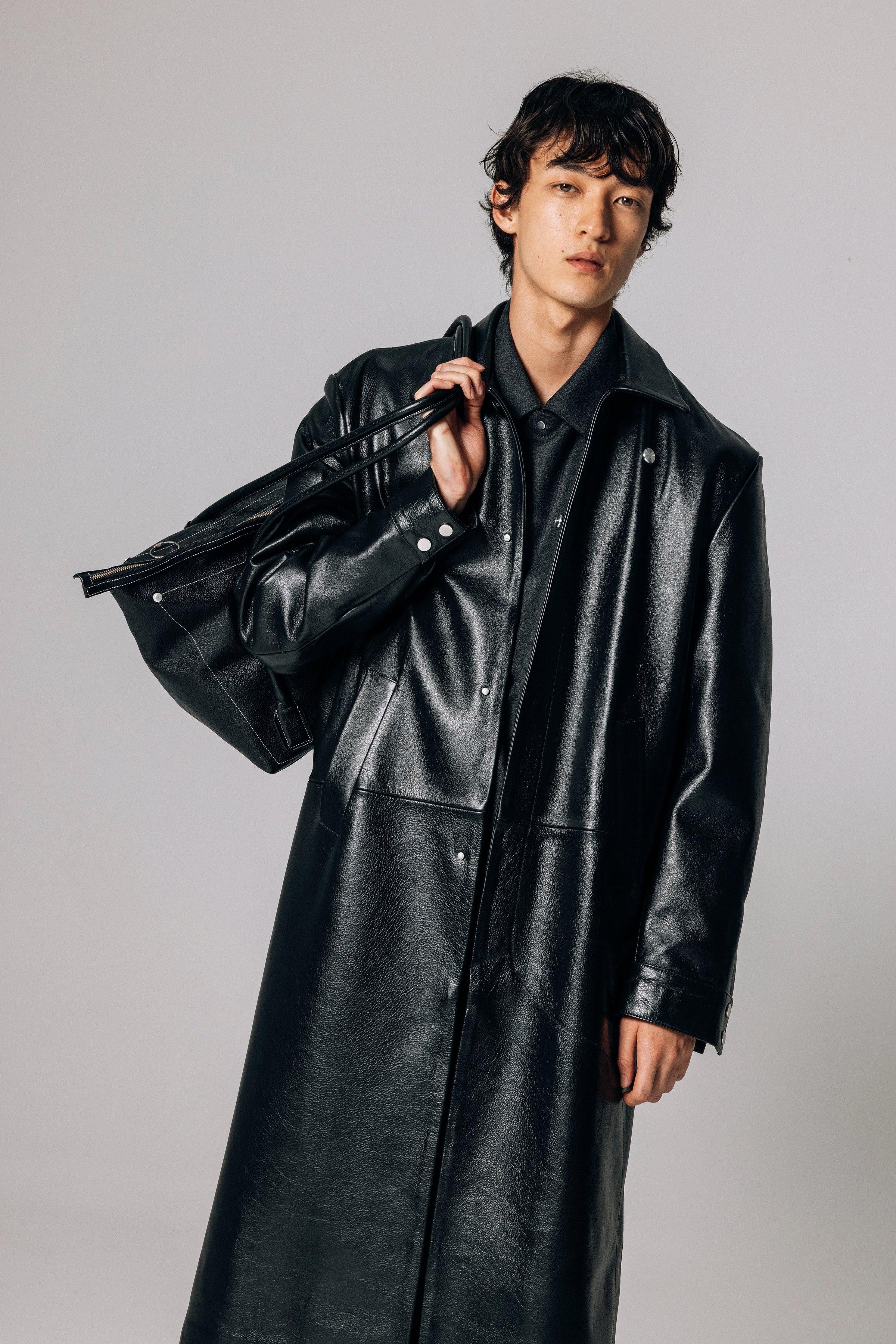PRÉ VENDA - LEON LEATHER LONG COAT BLACK