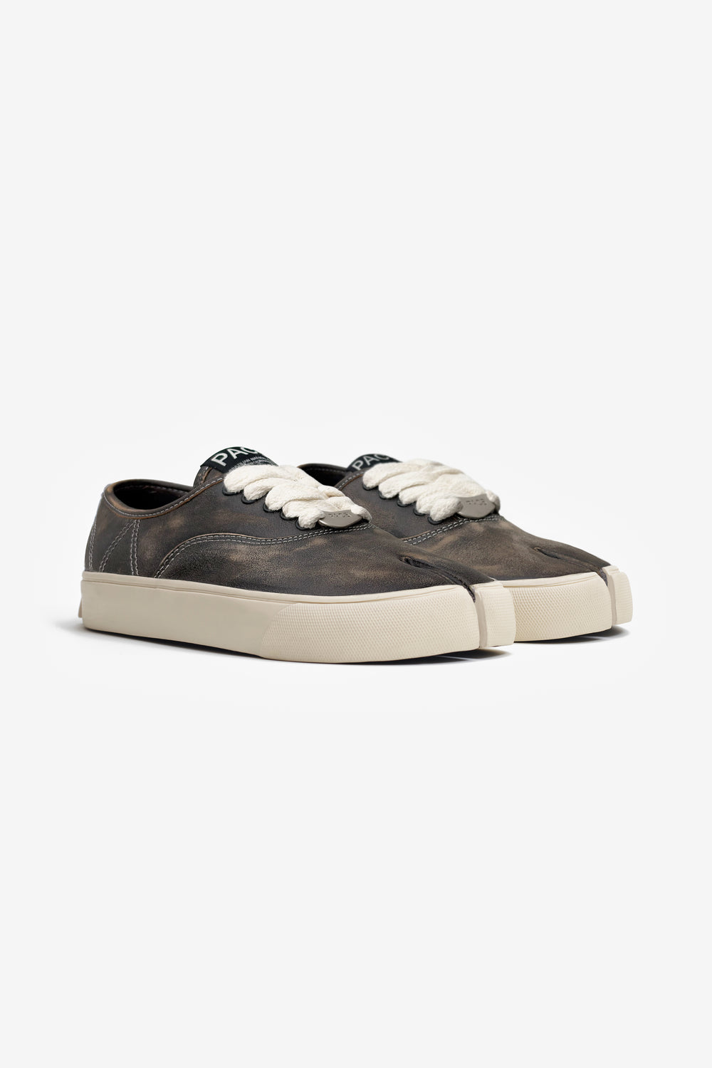 YOSHI'S TABI V2 LEATHER DUST BROWN