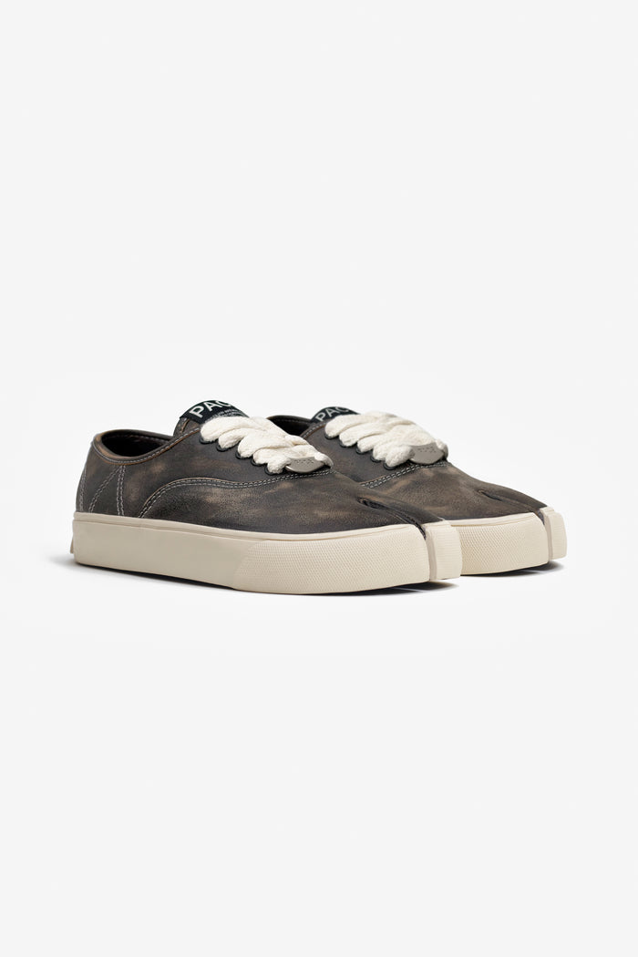 YOSHI'S TABI V2 LEATHER DUST BROWN